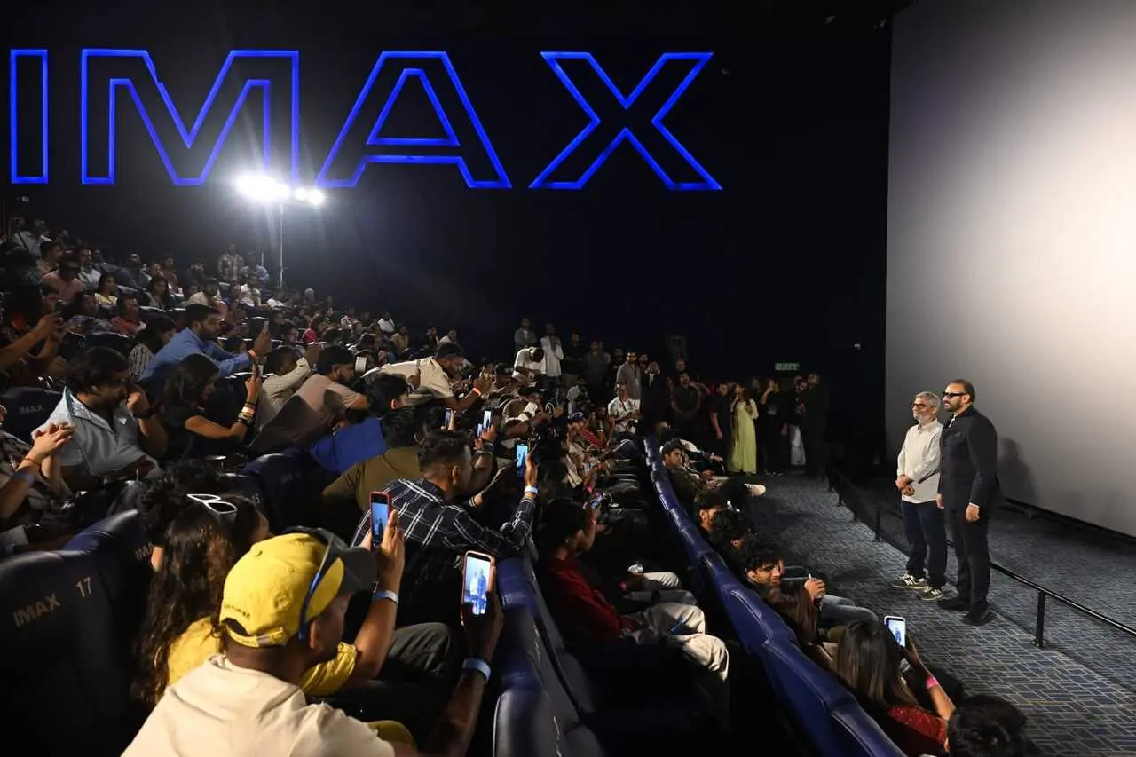 The audience members were seen capturing the moments as Namit and Nitesh arrived on stage.